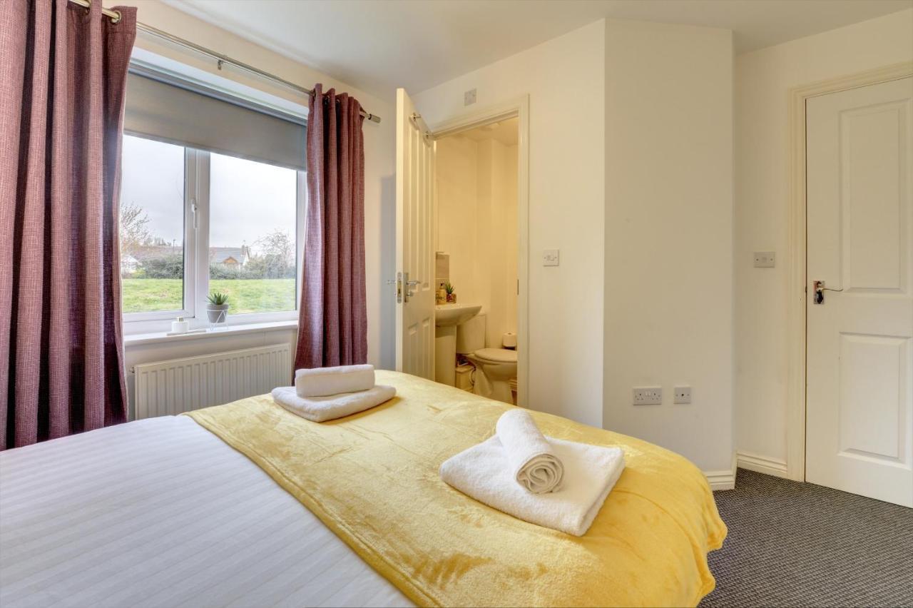 2-br Apartment, En-suite, Allocated Parking, Next To Playground *
