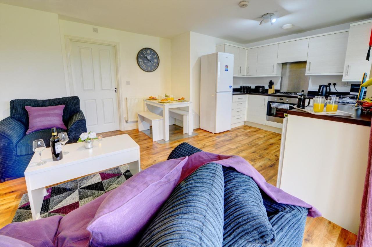 2-br Apartment, En-suite, Allocated Parking, Next To Playground Apartment *